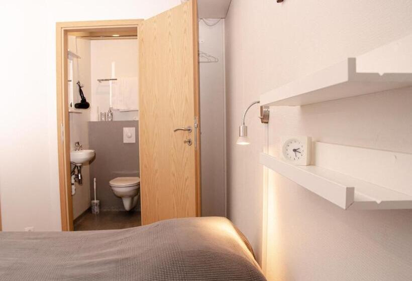 اتاق استاندارد, B&b Guesthouse   Bed And Breakfast Keflavik Centre