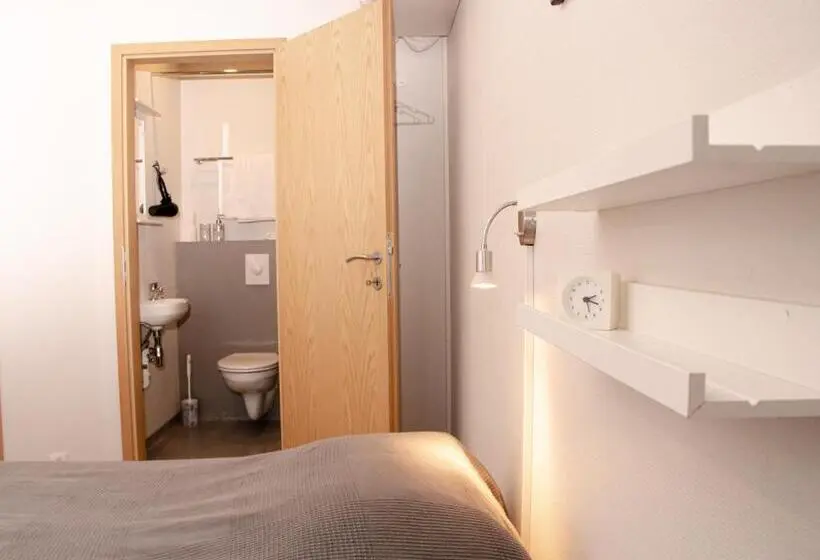 اتاق استاندارد, B&b Guesthouse   Bed And Breakfast Keflavik Centre