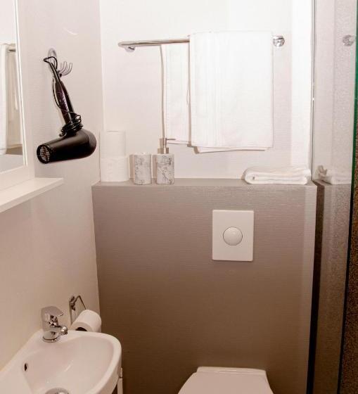 اتاق استاندارد, B&b Guesthouse   Bed And Breakfast Keflavik Centre