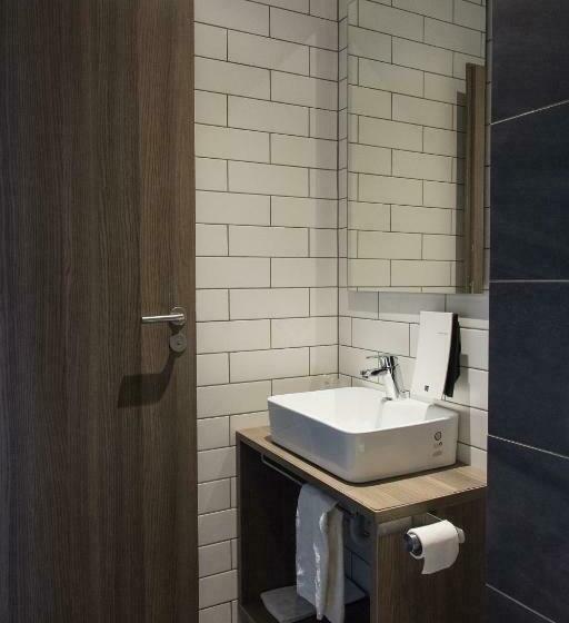 اتاق استاندارد, Milk Factory