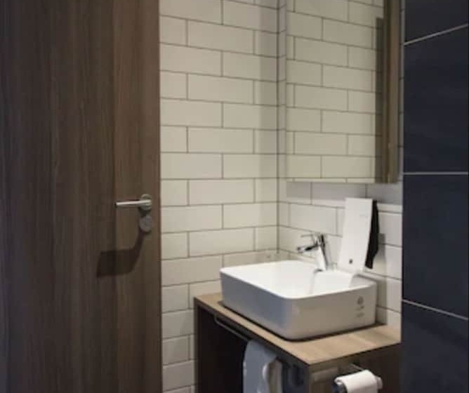 اتاق استاندارد, Milk Factory