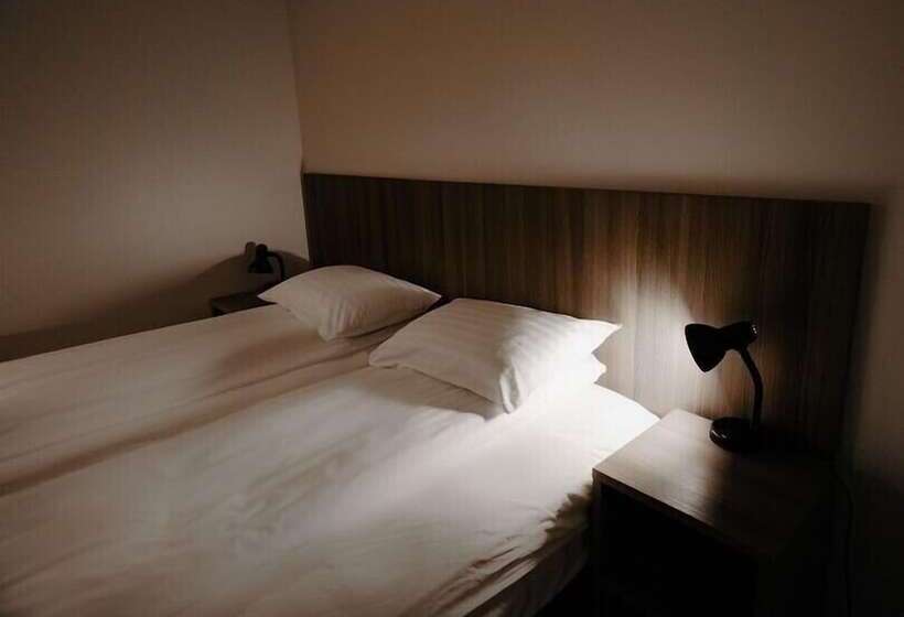 اتاق خانوادگی, Milk Factory