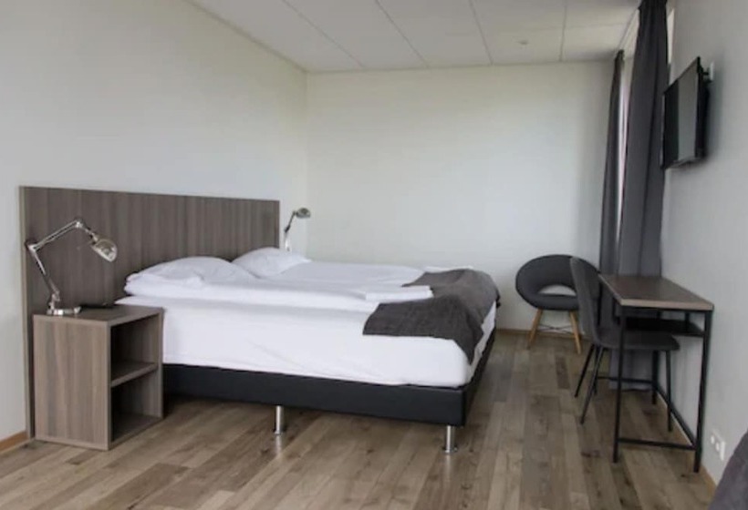 اتاق خانوادگی, Milk Factory