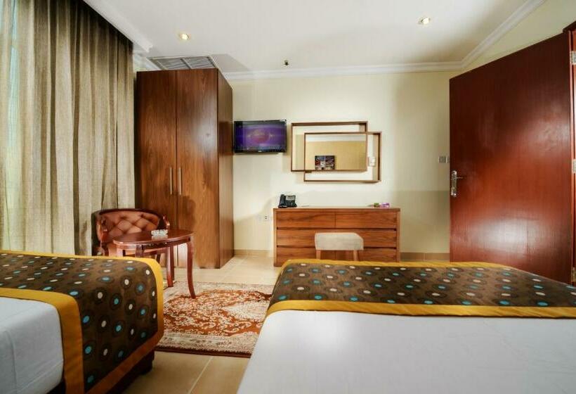 اتاق استاندارد با چشم‌انداز دریا, Bravo Royal Hotel Suites
