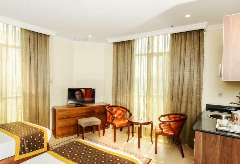 اتاق استاندارد با چشم‌انداز دریا, Bravo Royal Hotel Suites