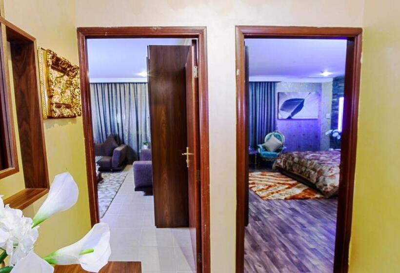 استودیوی لوکس, Bravo Royal Hotel Suites