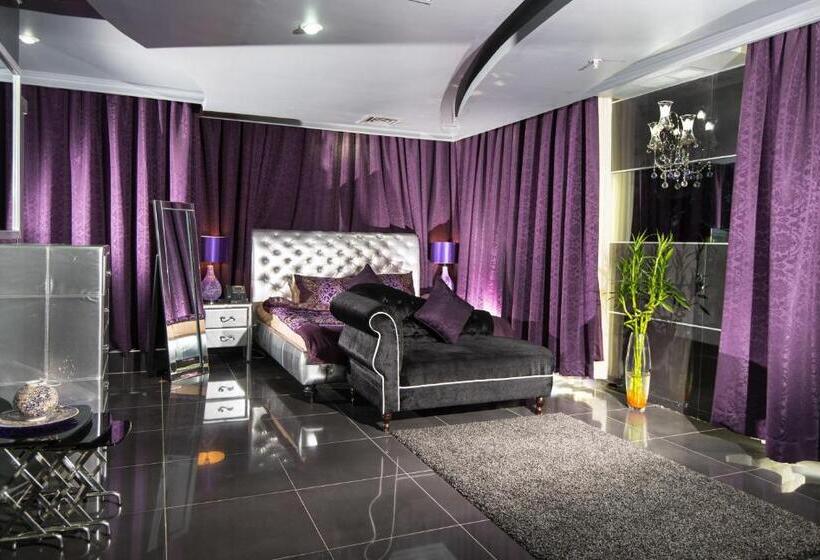 ویلای یک اتاق خوابه با استخر شنا, Bravo Royal Hotel Suites