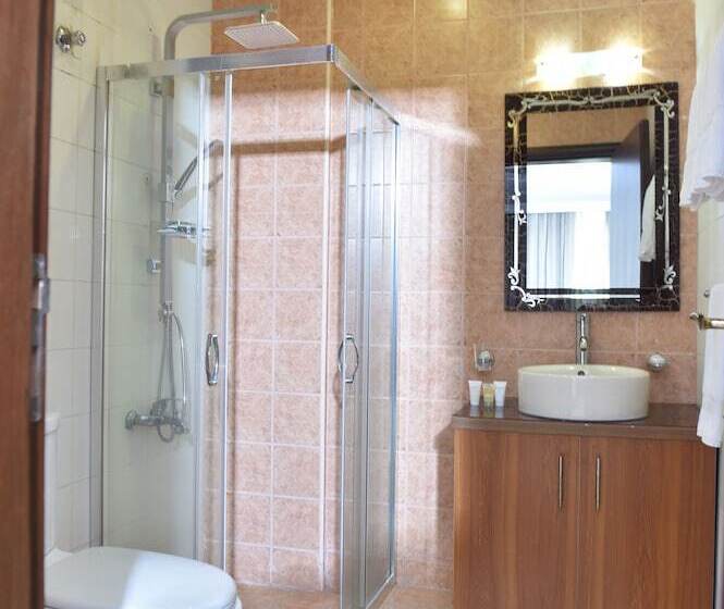 استودیوی لوکس, Bravo Royal Hotel Suites