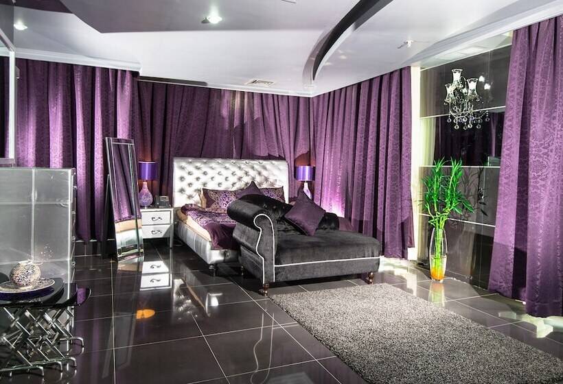 ویلای یک اتاق خوابه با استخر شنا, Bravo Royal Hotel Suites