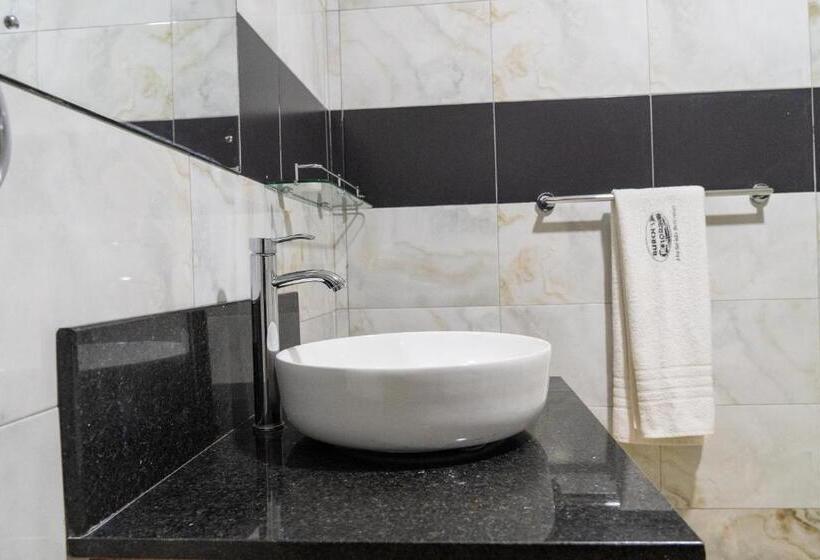 اتاق سوپریور, Burch S Resort Naivasha