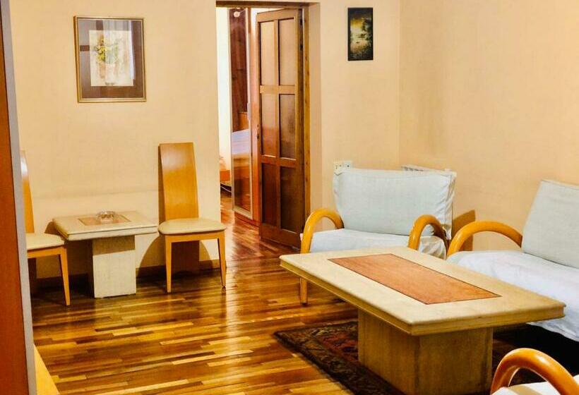اتاق راحتی, Center Hostel And Tours
