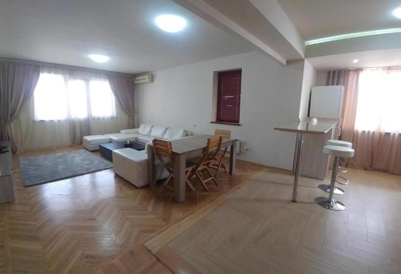 آپارتمان 1 خوابه با بالکن, Cross Resort