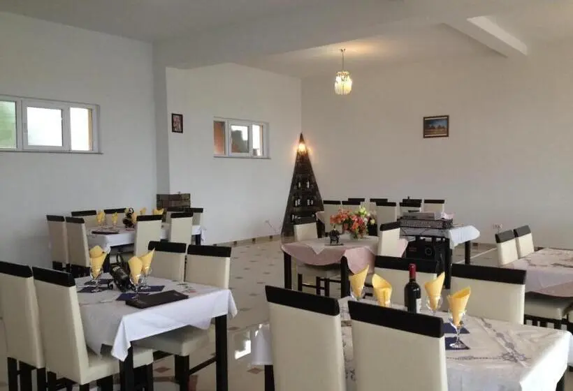 Standard Kolmen Hengen Huone, Albatros