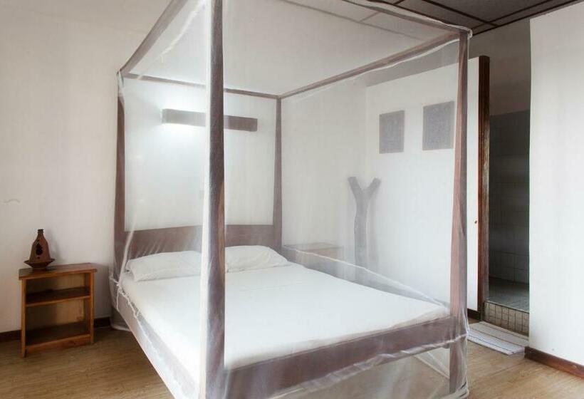 اتاق استاندارد با بالکن و چشمانداز دریا, Auberge De Grand Popo