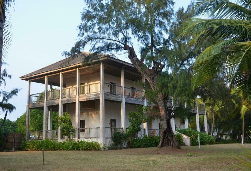 اتاق خانوادگی با چشمانداز دریا, Auberge De Grand Popo