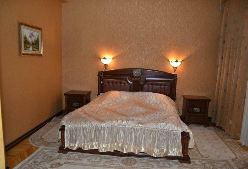 سوئیت با بالکن, Ganja