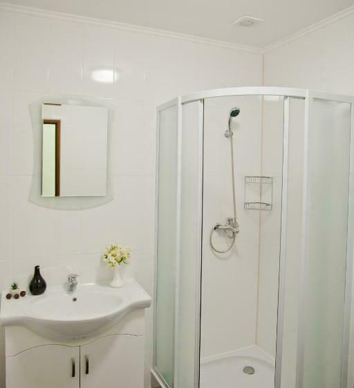 스탠다드 스튜디오, Hin Yerevantsi