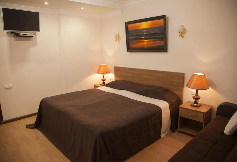 스탠다드 발코니 룸, Hin Yerevantsi