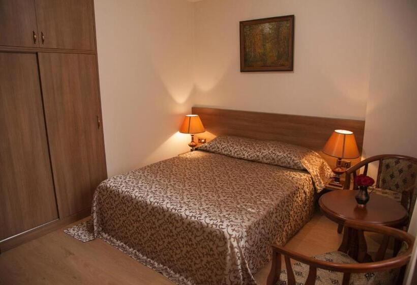 스탠다드 룸, Hin Yerevantsi