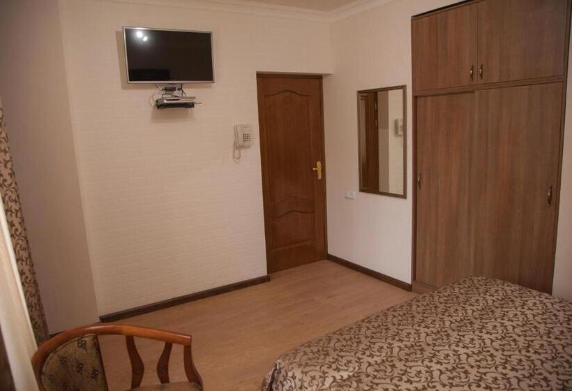 스탠다드 룸, Hin Yerevantsi