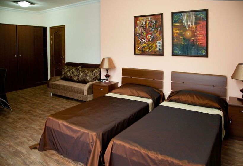 스탠다드 스튜디오, Hin Yerevantsi