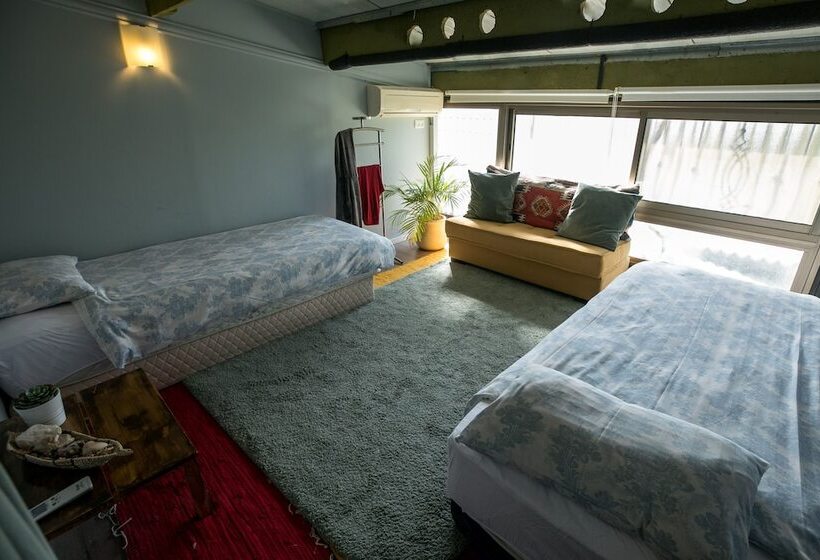 Perhehuone, Ibex Unique Desert Inn