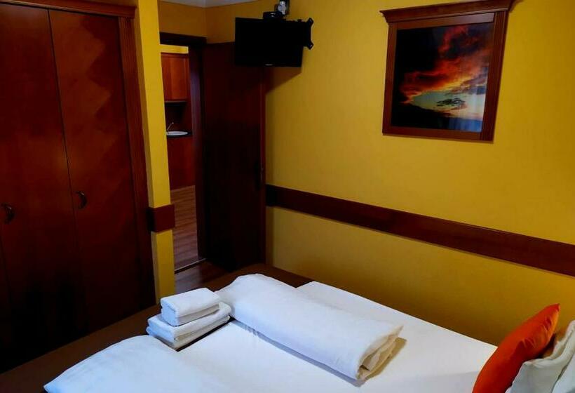 발코니가 있는 스위트, Az Idill