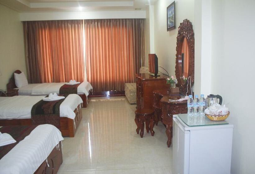 חדר סטנדרט לשלושה, Monorom 2 Vip