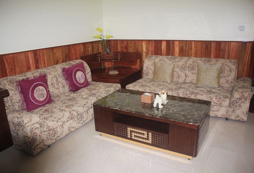 סוויטה, Monorom 2 Vip