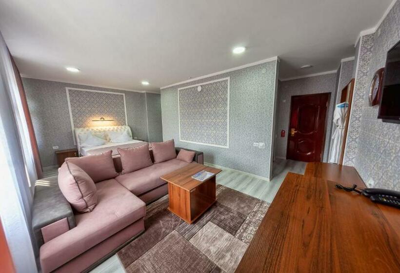 سوییت جونیور, Oshnuru