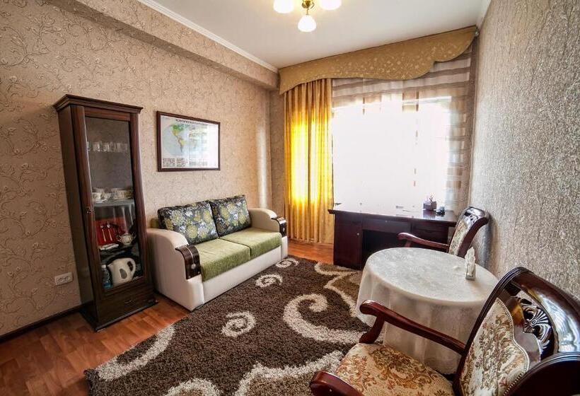 آپارتمان 1 خوابه با چشمانداز استخر, Oshnuru