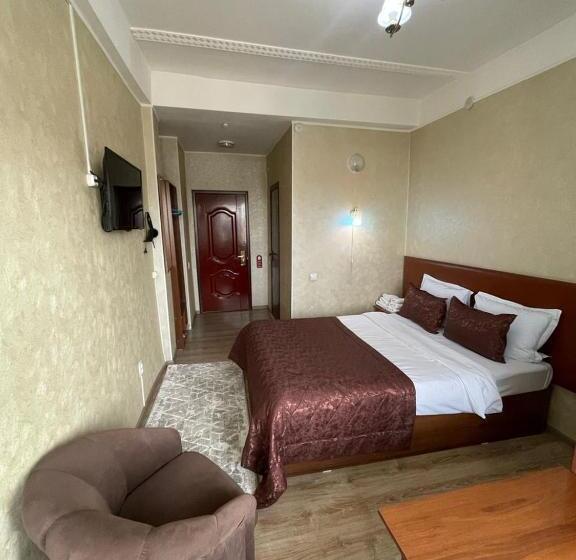 اتاق خانوادگی, Oshnuru