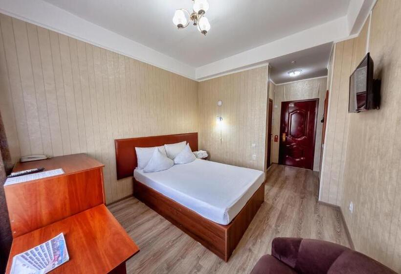 اتاق خانوادگی, Oshnuru