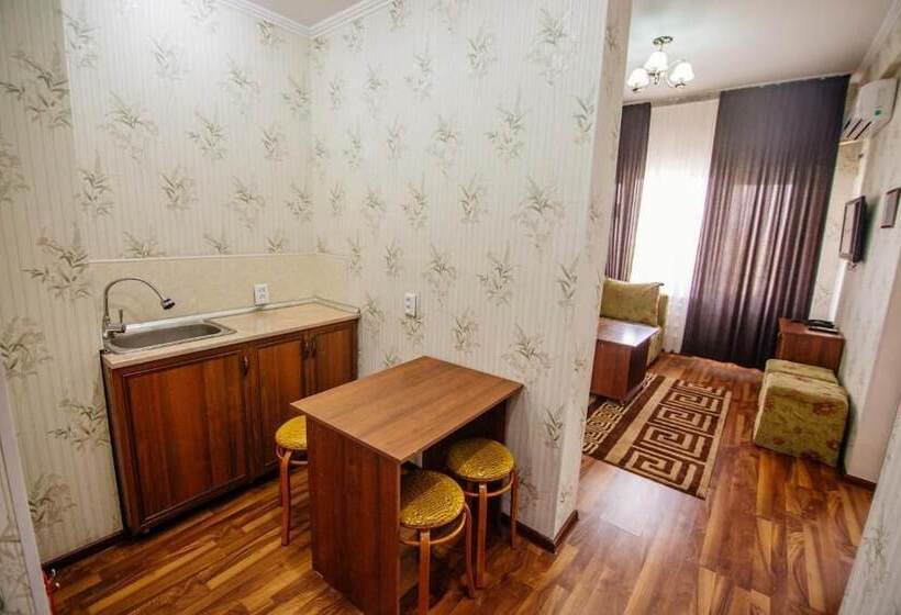 اتاق استاندارد چهار تخته, Oshnuru