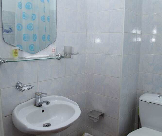 اتاق استاندارد چهار تخته, Oshnuru