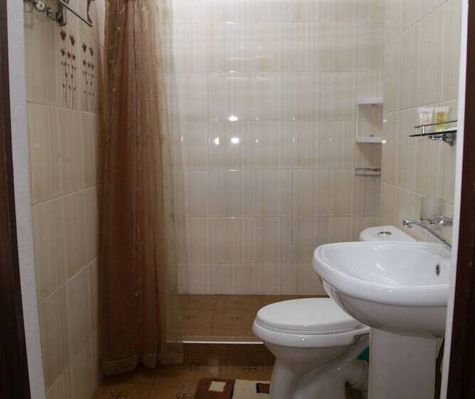 اتاق استاندارد, Oshnuru