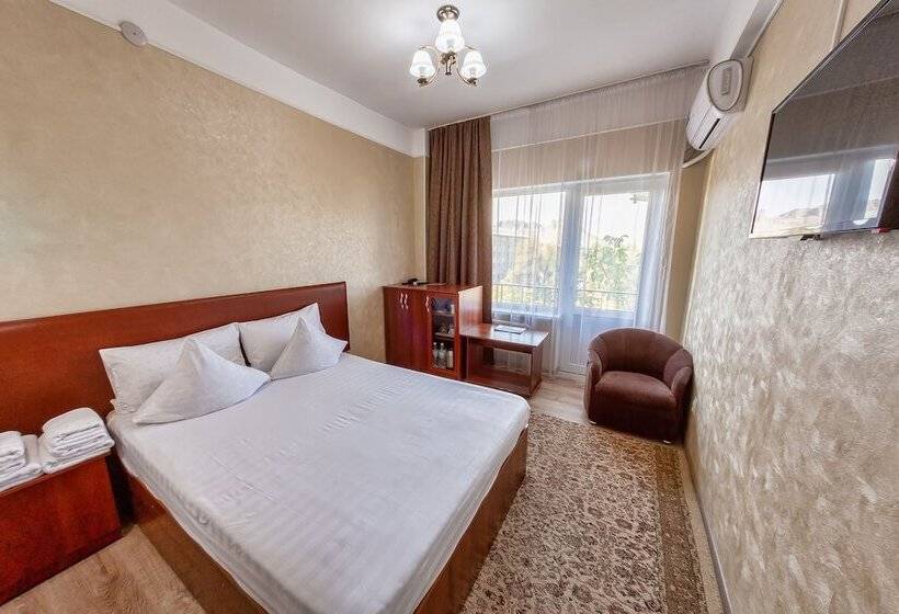 اتاق خانوادگی, Oshnuru