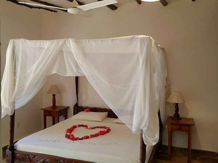 اتاق استاندارد سه نفره, Kenga Giama Resort