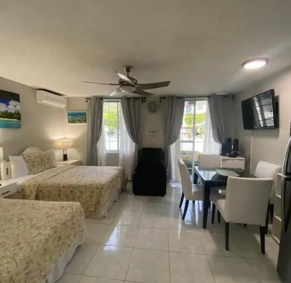 استودیو استاندارد با بالکن, Ocho Rios Vacation Resort Property Rentals