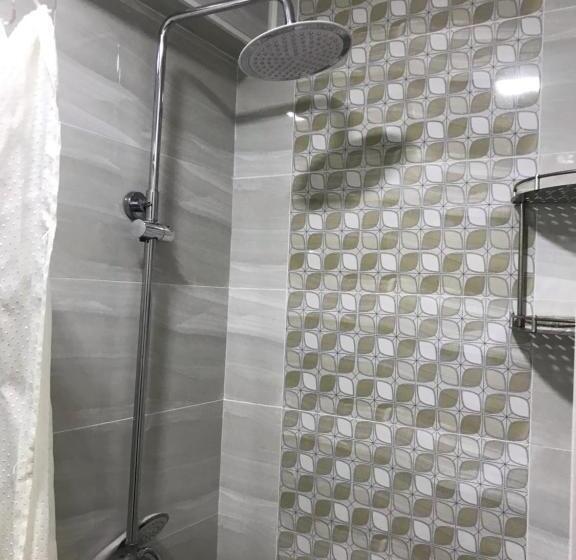 اتاق اکونومی, Tunduk Hostel