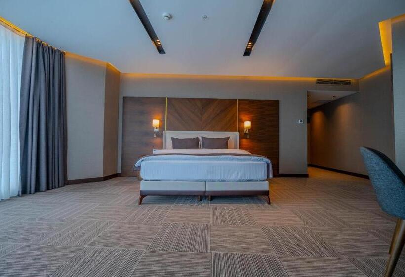 اتاق سوپریور, B İstanbul