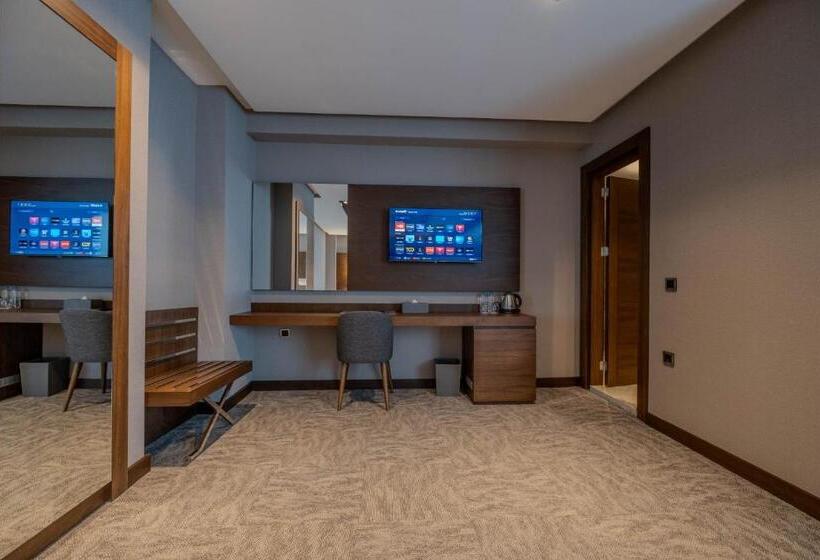 سوییت, B İstanbul