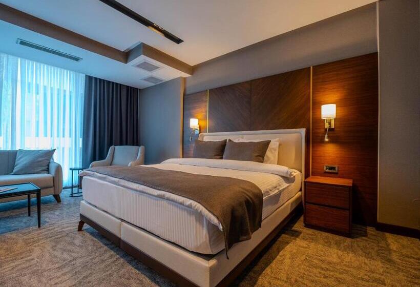 سوییت, B İstanbul