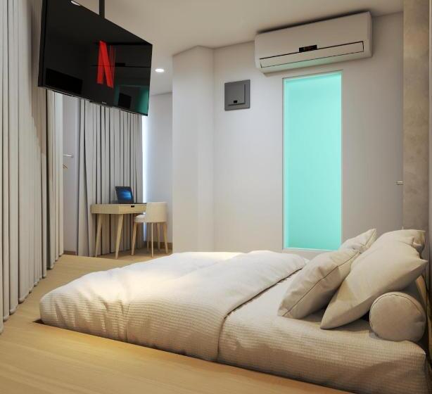 חדר דלוקס, Double H Boutique