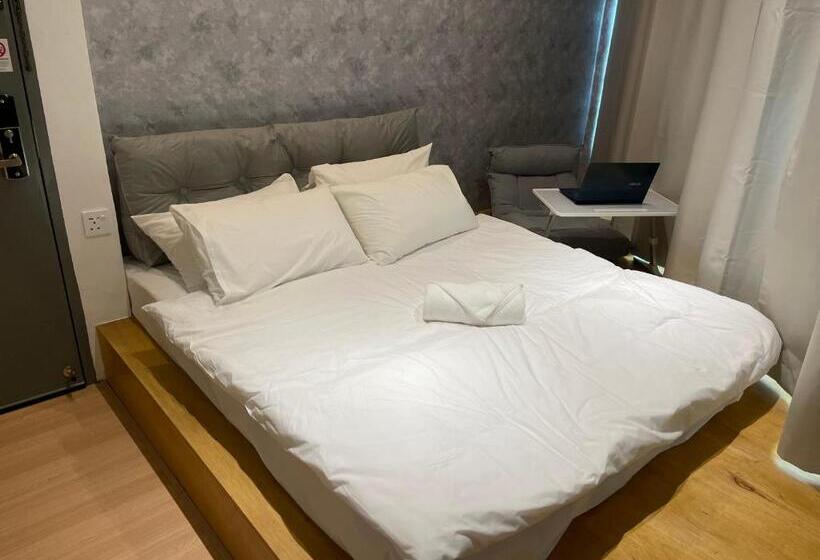 חדר דלוקס, Double H Boutique