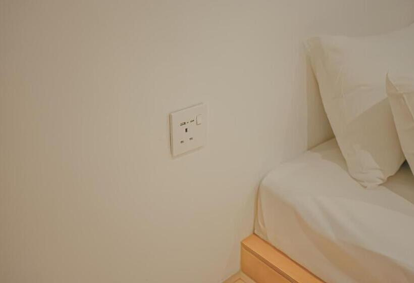 חדר סופריור, Double H Boutique