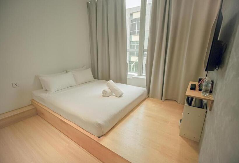 חדר סופריור, Double H Boutique