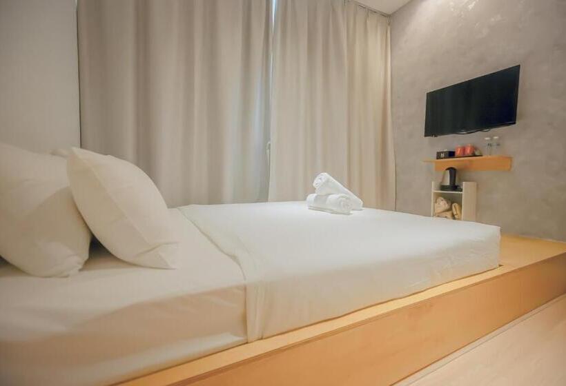 חדר סופריור, Double H Boutique