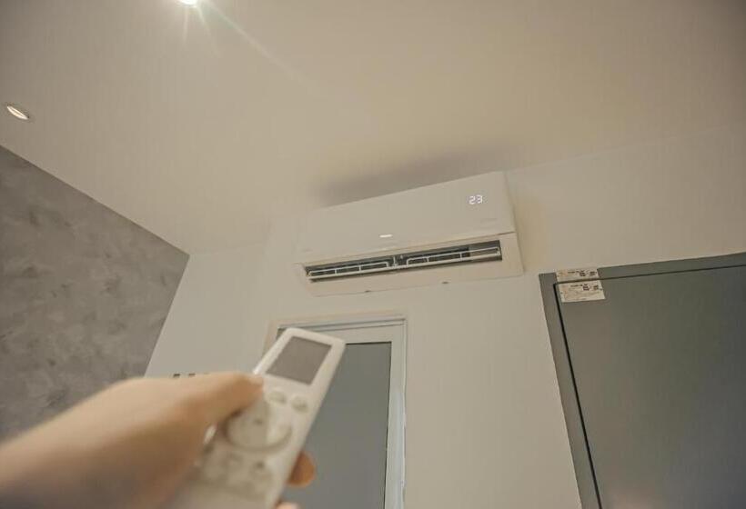 חדר סטנדרט לשלושה, Double H Boutique