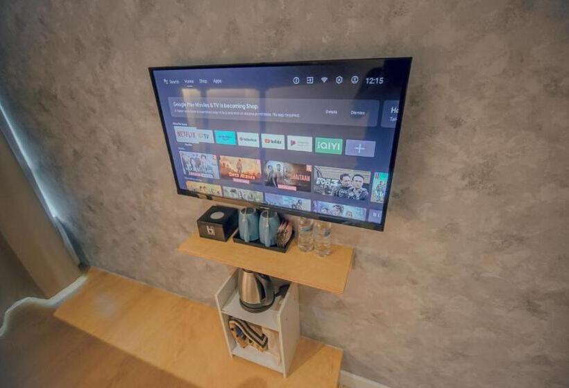 חדר סופריור לארבעה, Double H Boutique